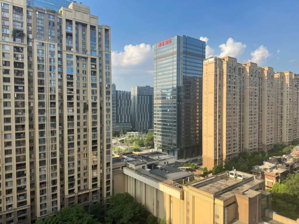 重庆地区屋面防水工程施工技术要点与常见渗漏问题解析