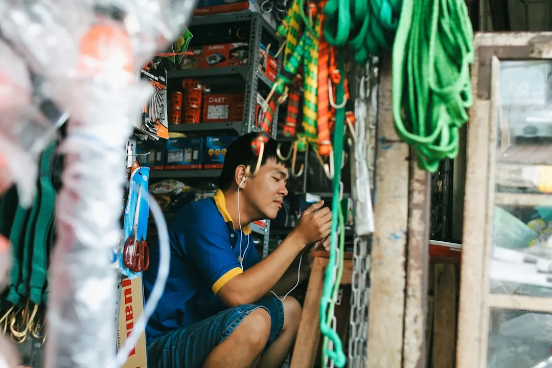 重庆地区屋面防水施工技术要点与材料选型指南