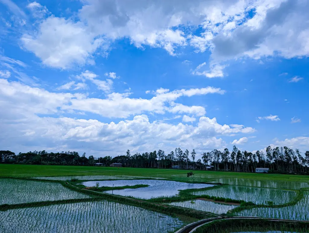 重庆恒凡达建筑工程：屋面防水施工难点与技术突破解析