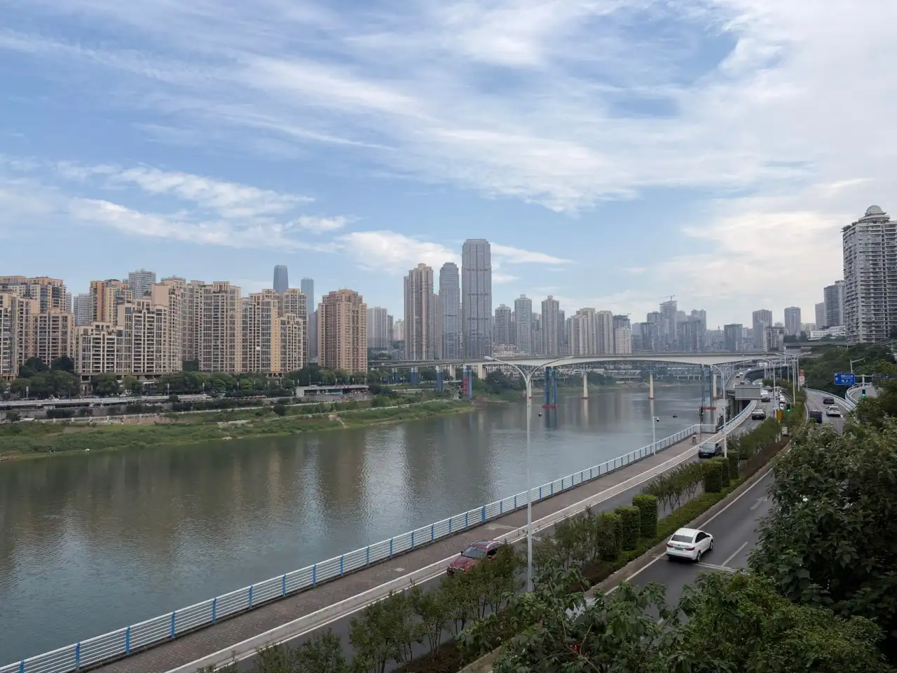 重庆屋面防水工程怎么做？恒凡达解析西南地区多雨气候施工要点